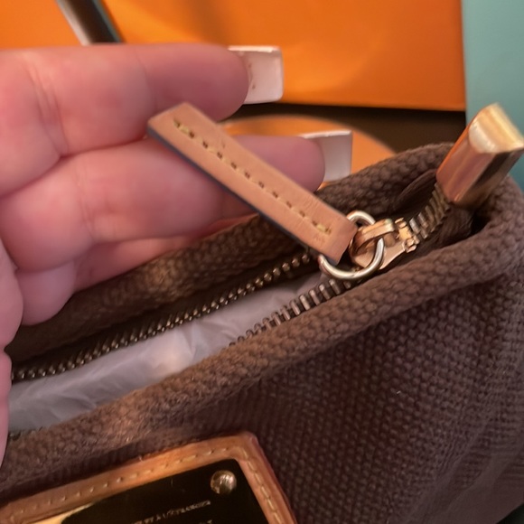 Louis Vuitton Antigua pouch - Picture 8 of 13